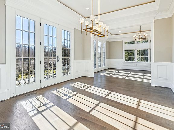 4th image of 1443 Waggaman Cir