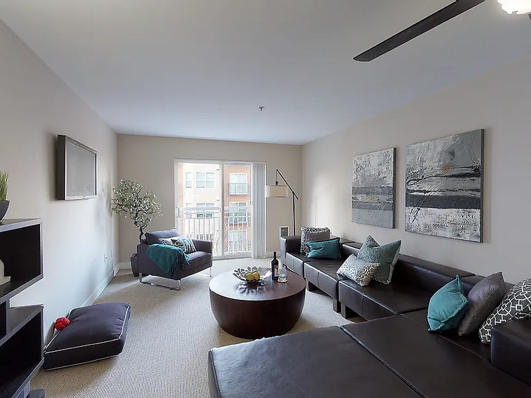 Fountain Court — Photo 16
