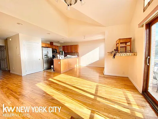 Rented by Keller Williams NYC | media 20