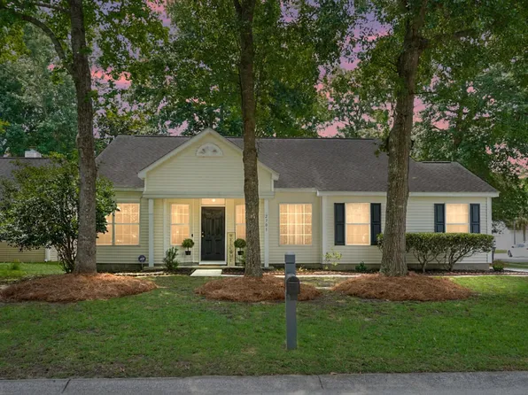 2701 Four Winds Pl, Mount Pleasant, SC 29466