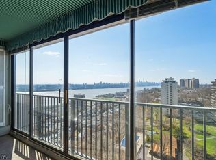 5 Horizon Rd APT 1507, Fort Lee, NJ 07024