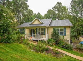 576 Greene Acres Rd, Stanardsville, VA 22973
