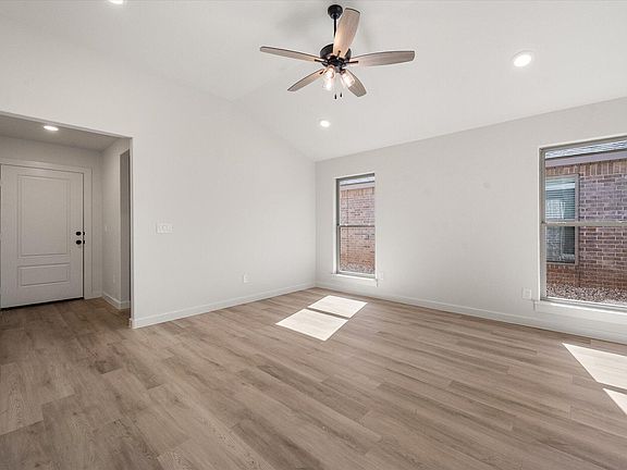 5th image of 2019 Cottonwood Ave
