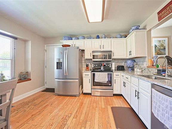 5th image of 8671 Emeraldgate Dr