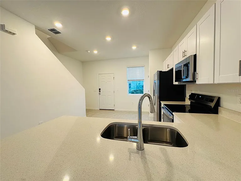 2923 Skyline Loop — Photo 9