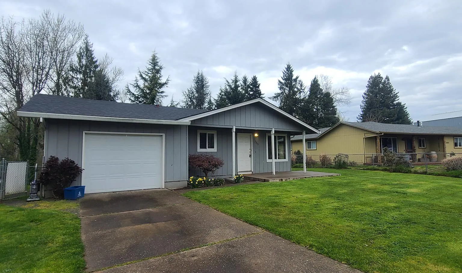 4 bed, 1.5 bath, 1200 sqft, $2,300 — Photo 1