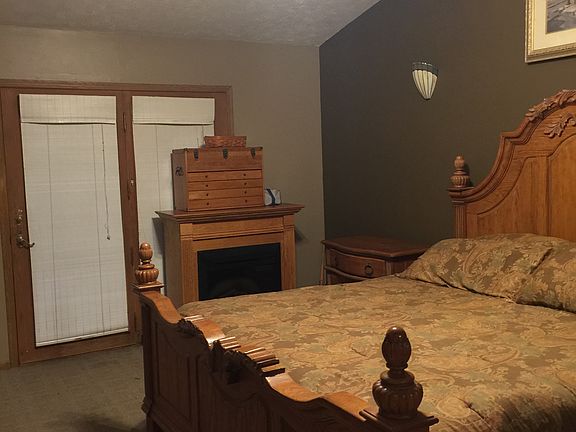 Master Bedroom / Walk In
