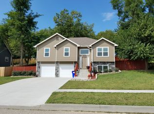 1320 Spring Hill Dr, Junction City, KS 66441