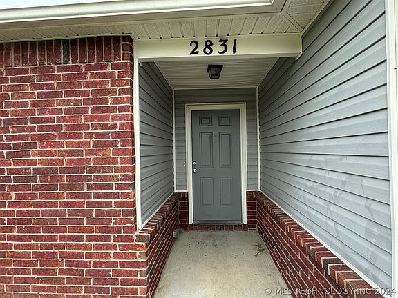 4th image of 2831 Lariat Ln