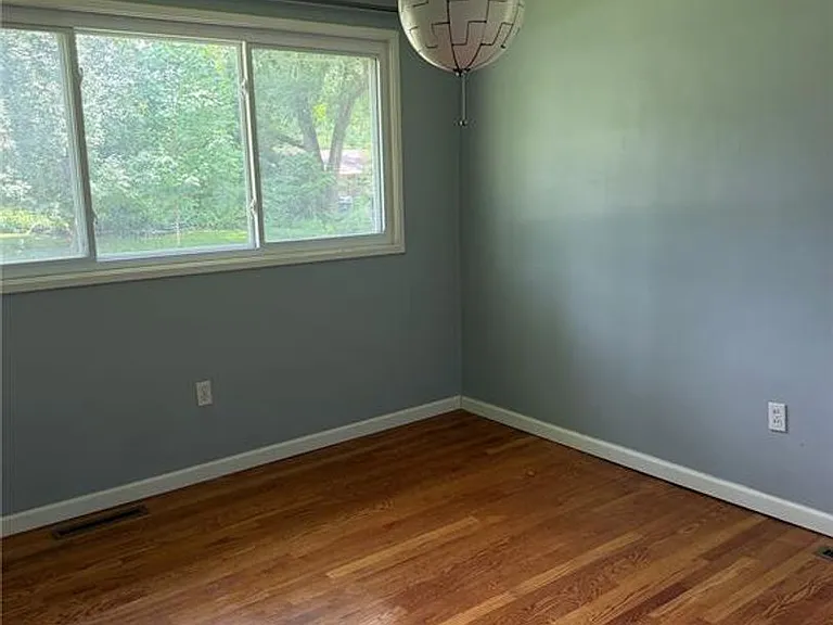 709 Elkington Ln — Photo 7
