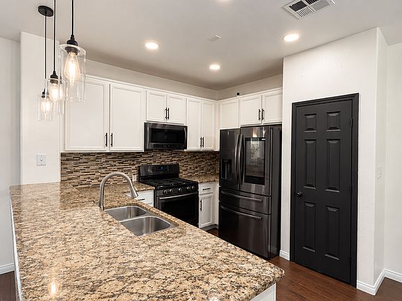 5th image of 3601 Rio Grande Ln