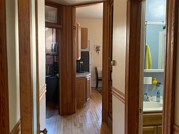 4th image of 858 W Newport Ave APT 2