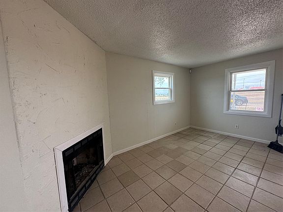 3rd image of 2605 E 19th St