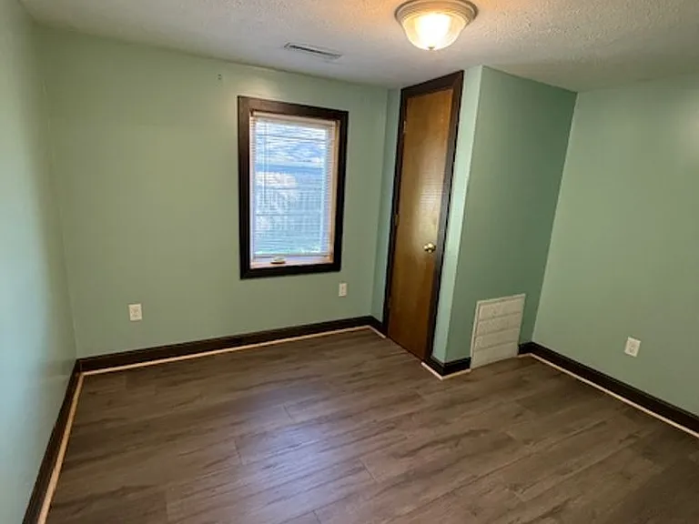 1214 W Rogers St — Photo 10