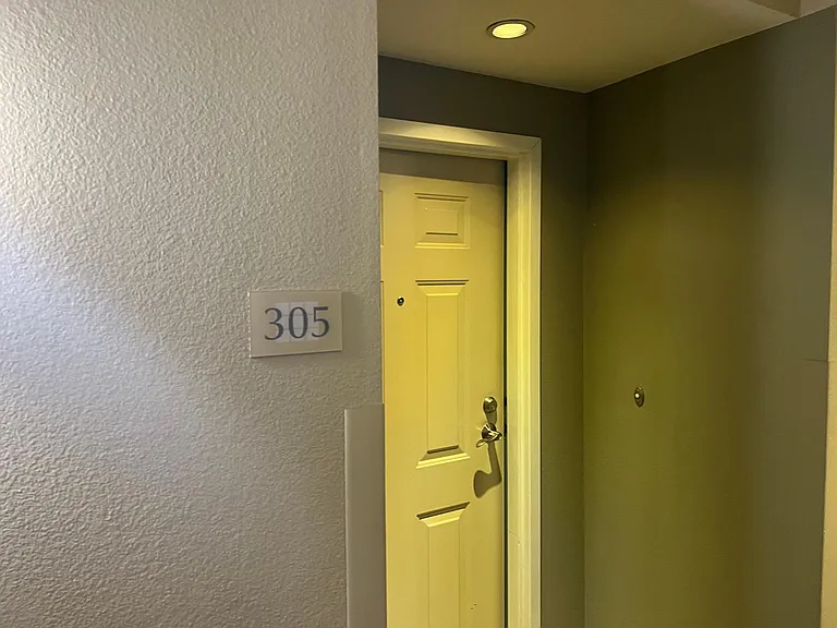 1501 Front St #305 — Photo 2