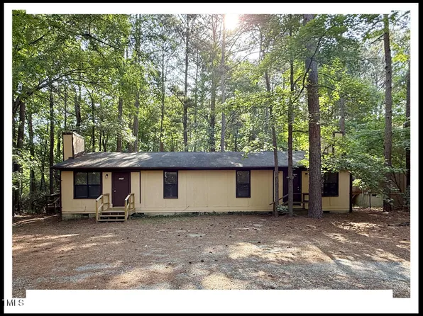 125 Forsyth Dr, Chapel Hill, NC 27517