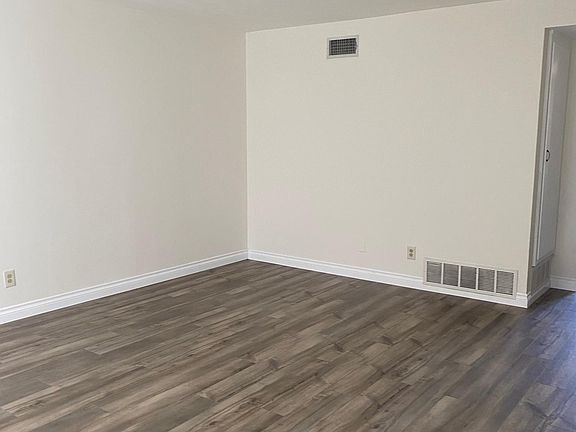 3rd image of 12118 175th St