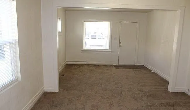 1 bed, 800 sqft, $1,350 — Photo 2