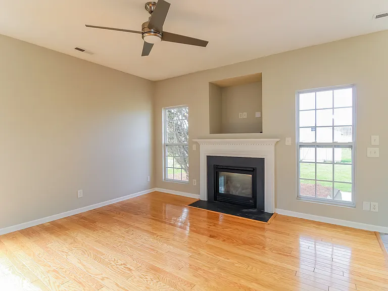 1225 Hampton Park Dr — Photo 4