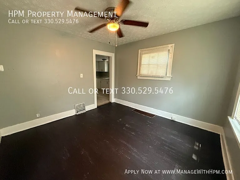 745 Noble Ave — Photo 4