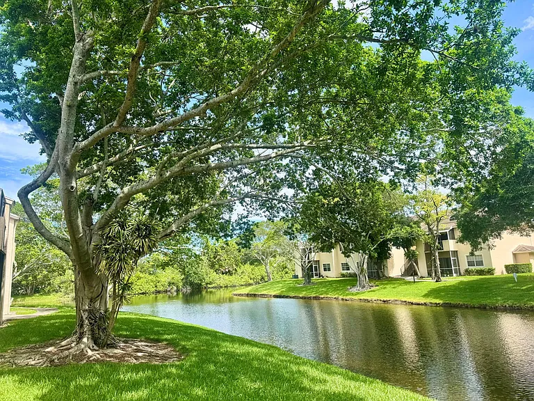 640 Cypress Club Way #J12 — Photo 32