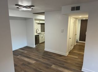 13A Kingery Quarter APT 102, Willowbrook, IL 60527