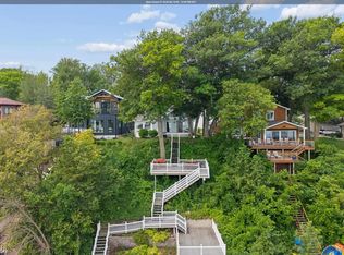 5318 Lakeview Dr, Clear Lake, IA 50428
