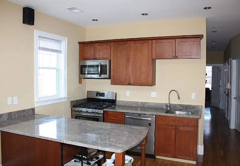 148 Hillside St #1A — Photo 1