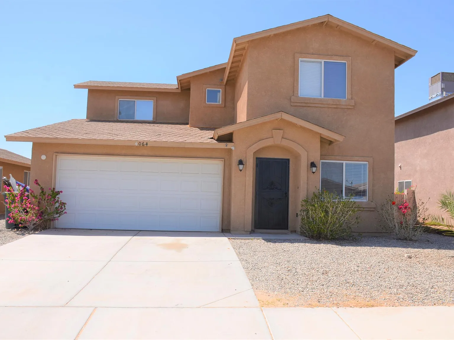 4 bed, 2.5 bath, 2115 sqft, $2,000 — Photo 1