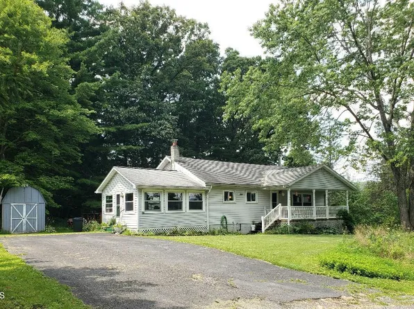 138 School Rd, Hollidaysburg, PA 16648