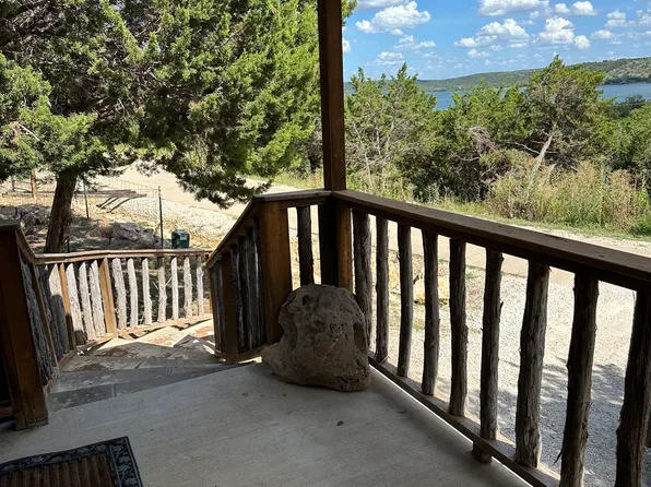 200 Retreat Dr, Graham, TX