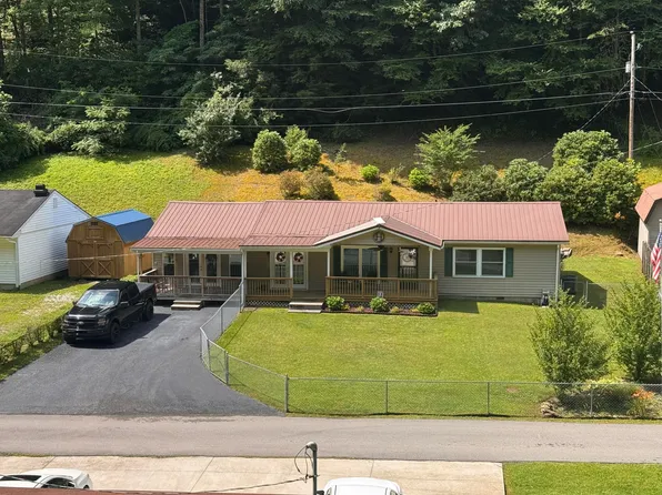 82 Fairway Dr, Jenkins, KY 41537