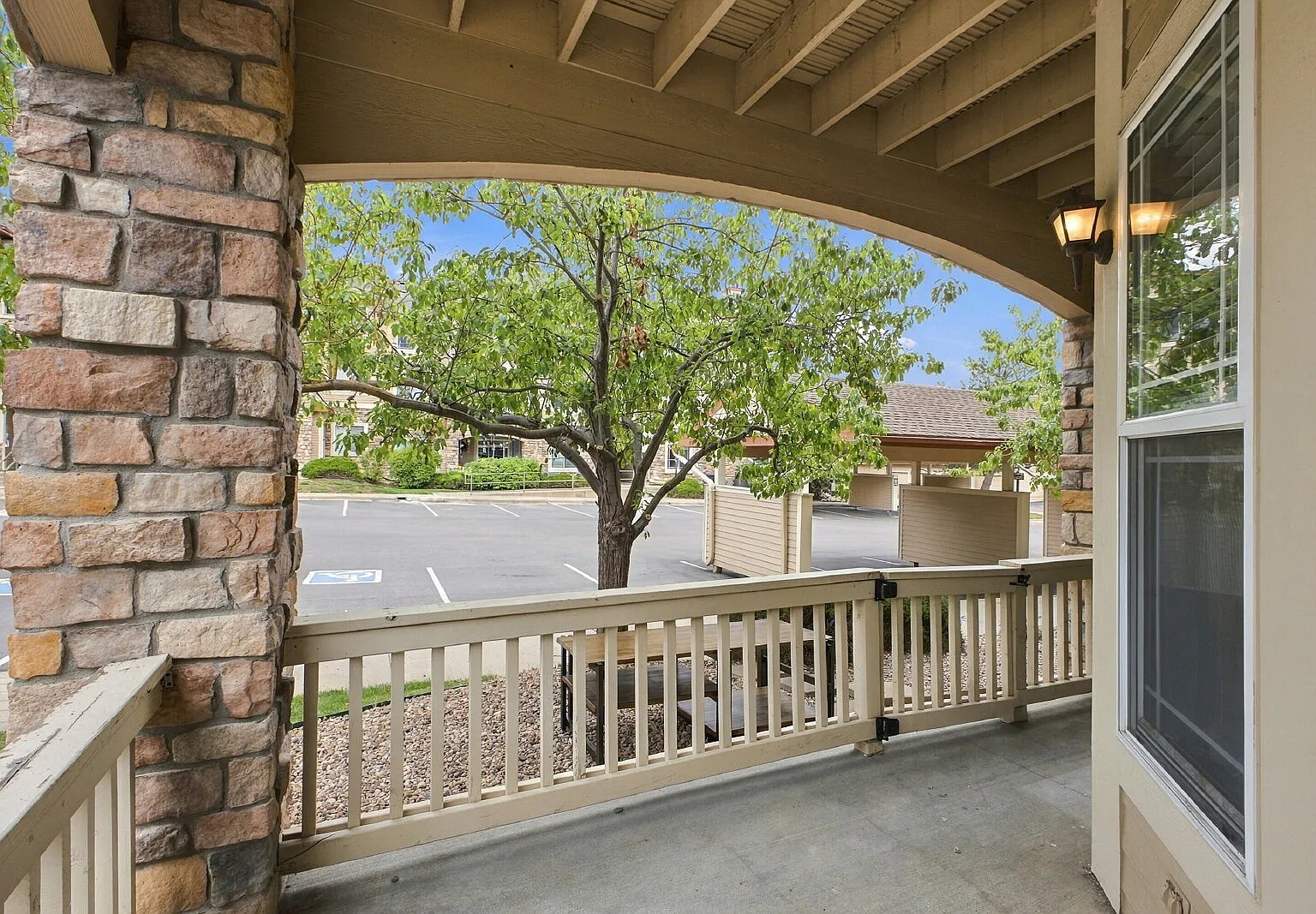 2 bed, 2.0 bath, 1262 sqft, $2,200 — Photo 3