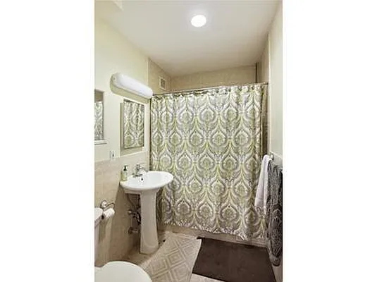 Rented by Douglas Elliman | media 20