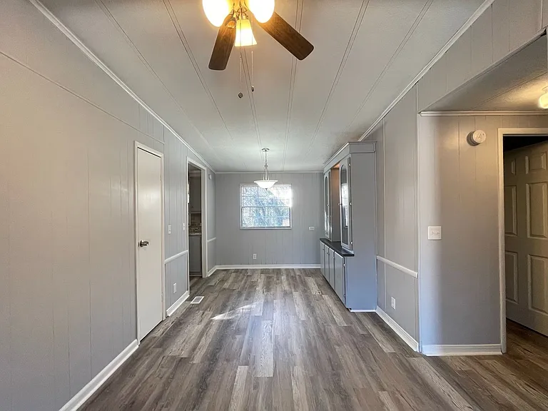 208 Country Club Rd — Photo 4