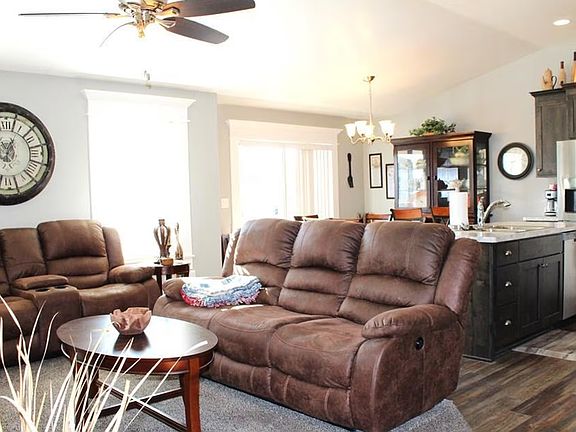 4th image of 5172 Ryanne Way