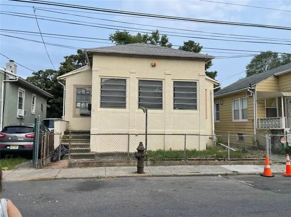 201 Brighton 10th St, Brooklyn, NY 11235