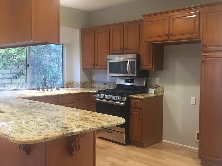 22715 Boxwood Ln — Photo 2