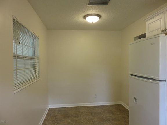 3rd image of 5421 Moret Dr E