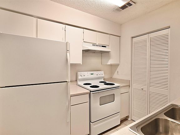 2nd image of 9407 Pagewood Ln