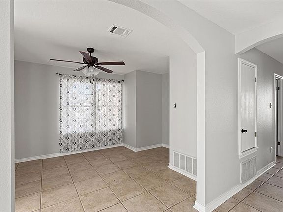4th image of 1143 Terra St