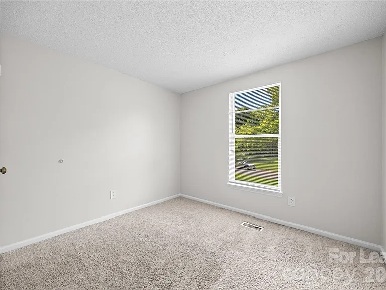 10715 Derry Dr — Photo 15