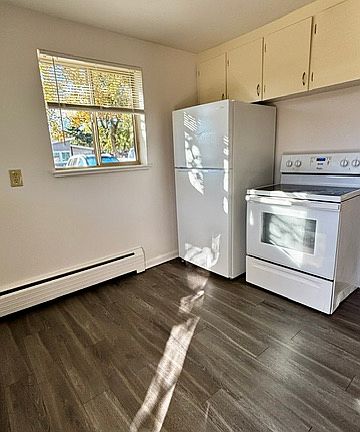 5th image of 4630 Pierce St