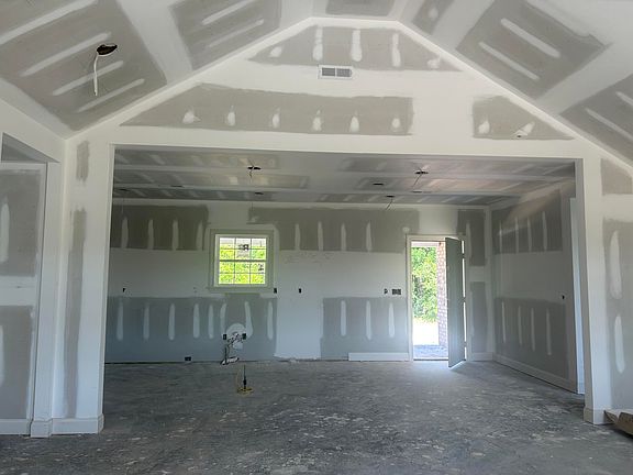 4th image of 4955 Rogdwin Rd
