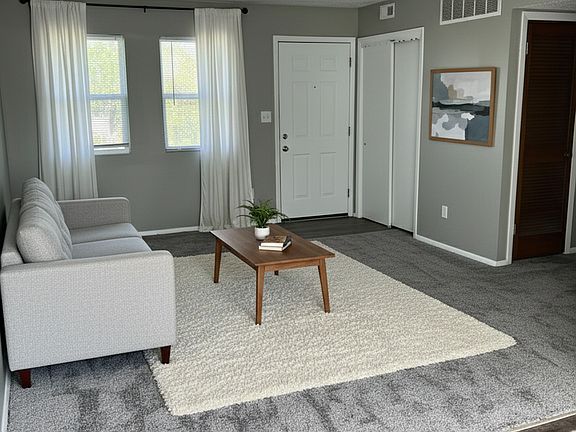 3rd image of 2919 S George Washington Blvd #2931-4