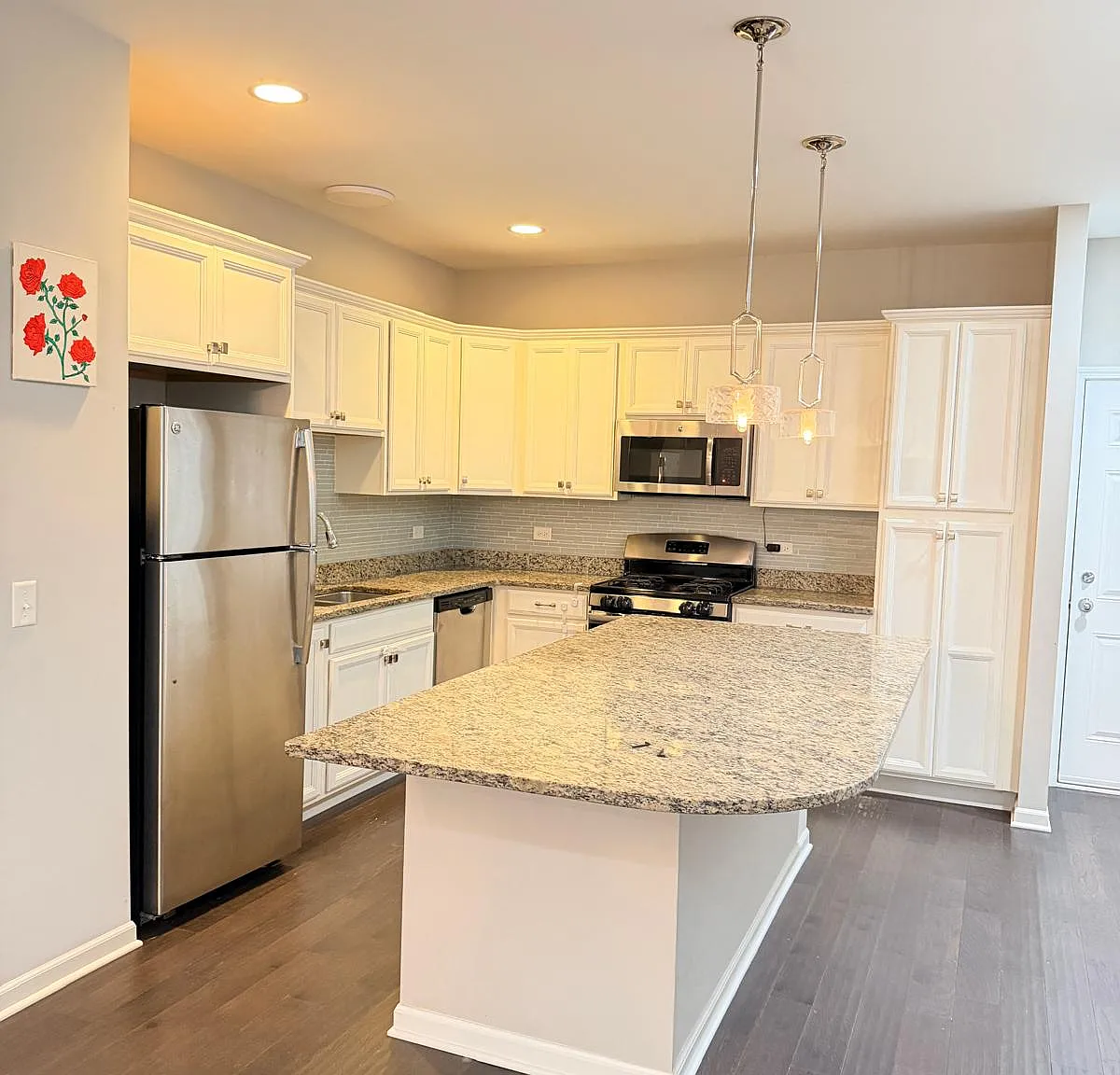 3 bed, 1753 sqft, $2,800 — Photo 1