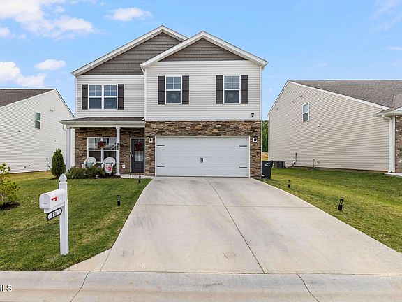 3rd image of 106 Thistle Dr