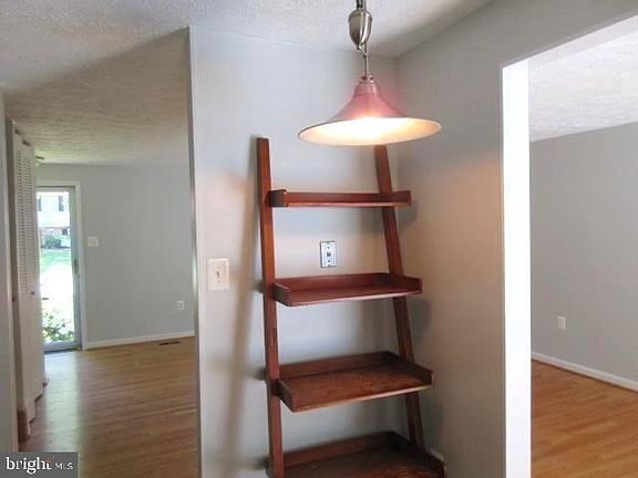 4th image of 9771 Oleander Ave