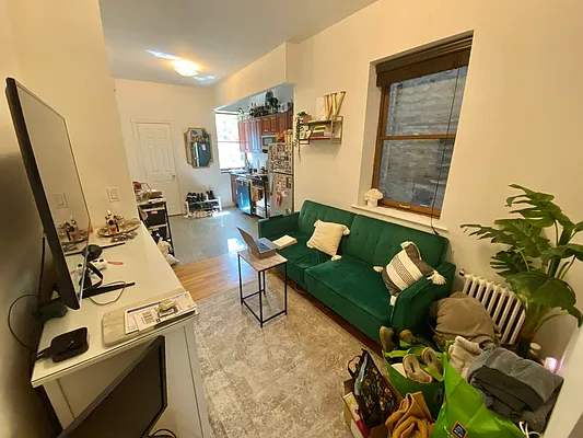 Rented by J PRESTON AND ASSOCIATES INC | media 18