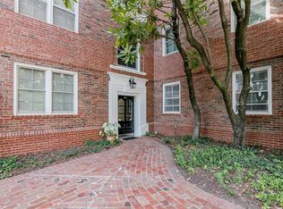 923 S Hanley Rd APT B, Saint Louis, MO 63105